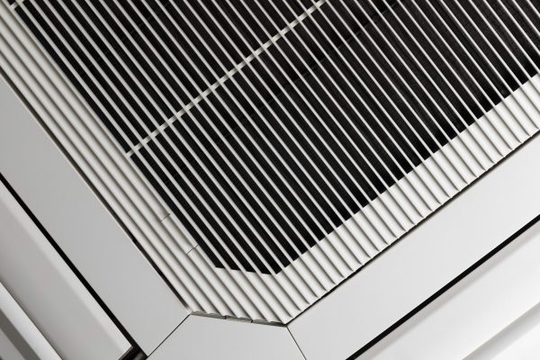 installateur-systeme-ventilation-min VMC en gros plan